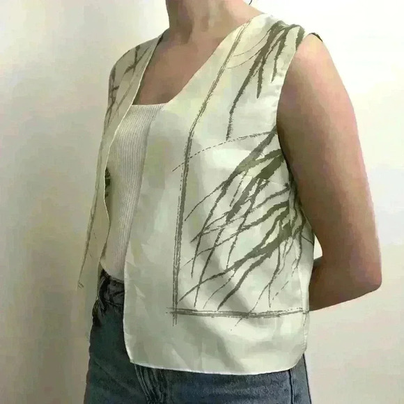 Pastel  Vest - Picture 5 of 6